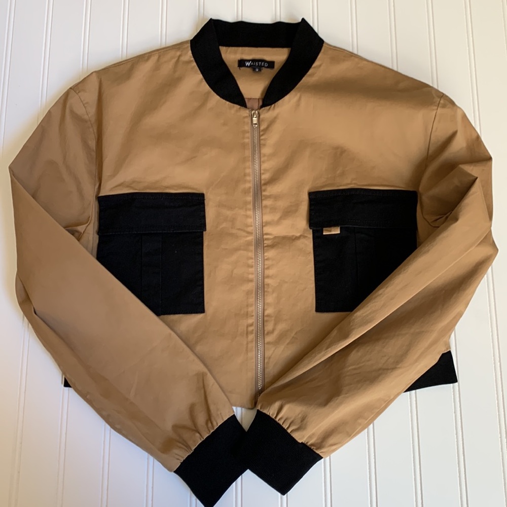 NWOT- Waisted (brand) JacketZipper Front and Crop Fit.  Size S